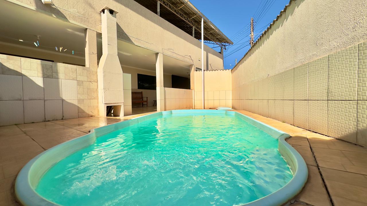 Residencia com Piscina - Vila Sao Jose